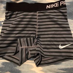 NIKE PRO
